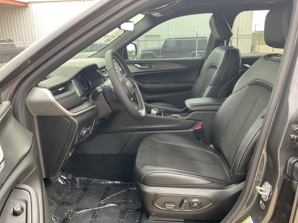 2025 Jeep Grand Cherokee GRAND CHEROKEE L ALTITUDE X 4X2