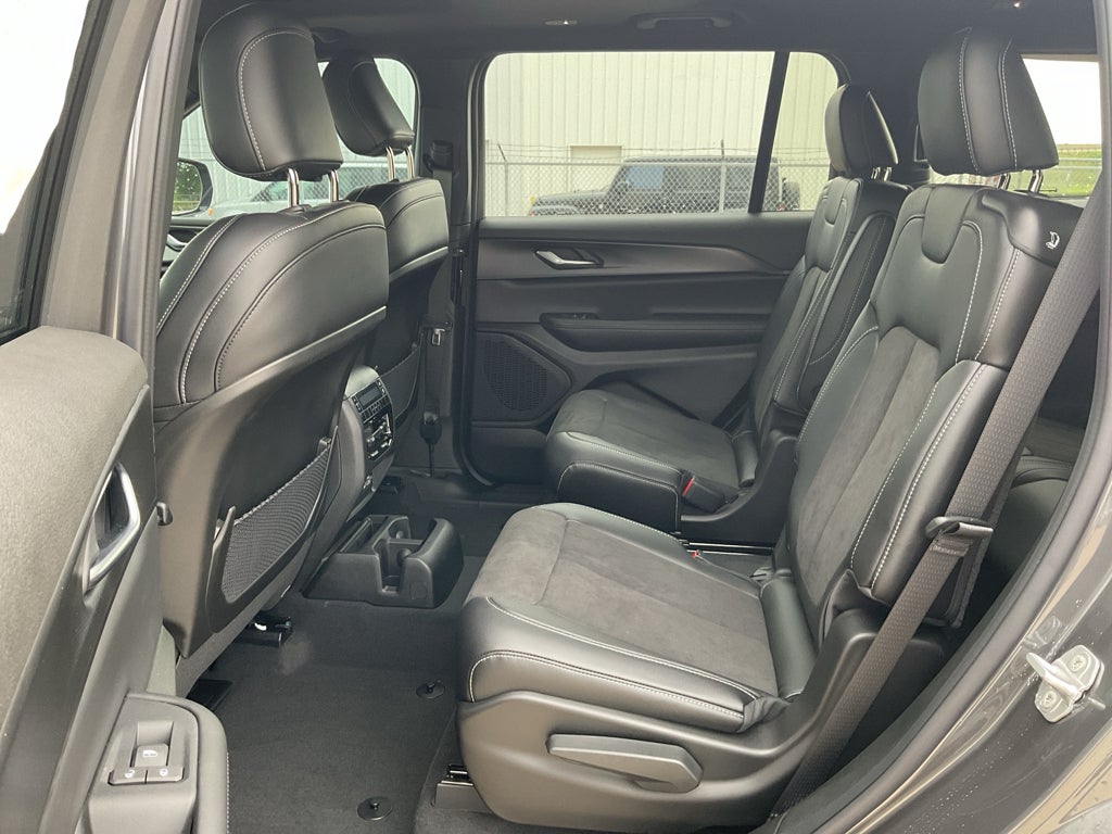 2025 Jeep Grand Cherokee GRAND CHEROKEE L ALTITUDE X 4X2