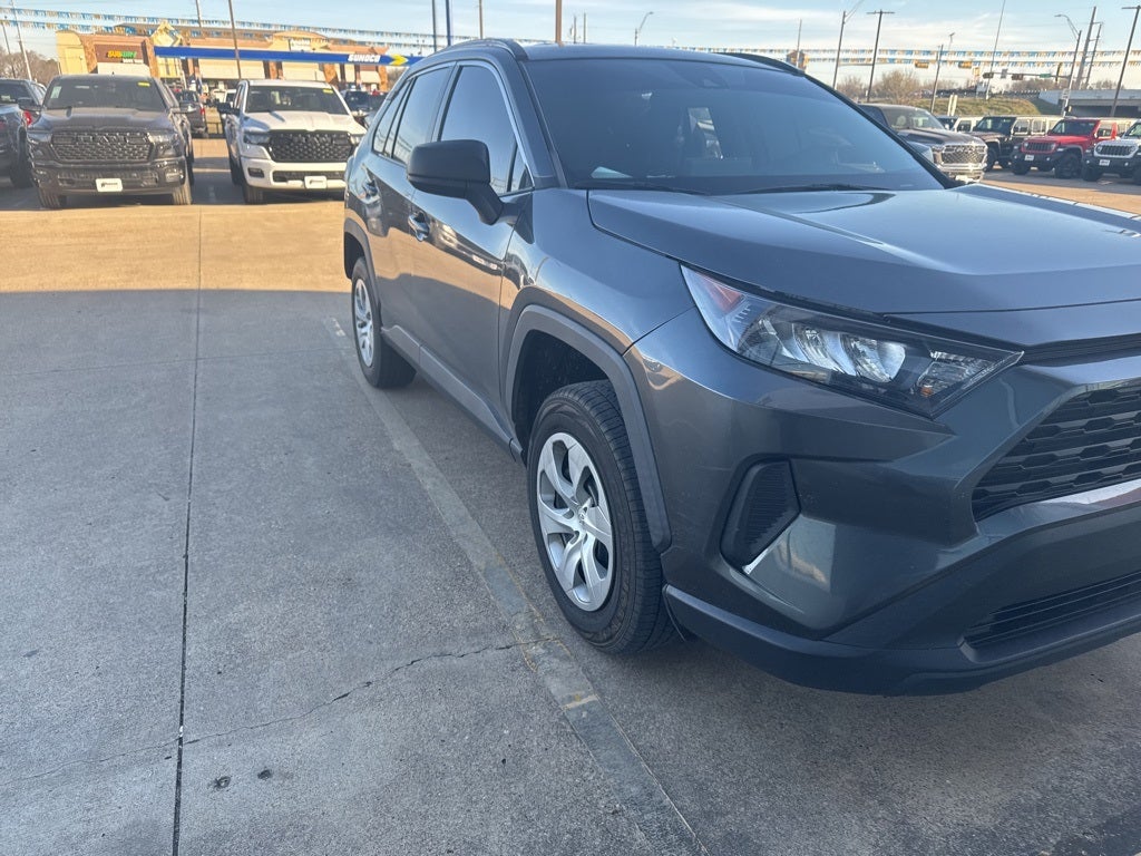 2020 Toyota RAV4 LE