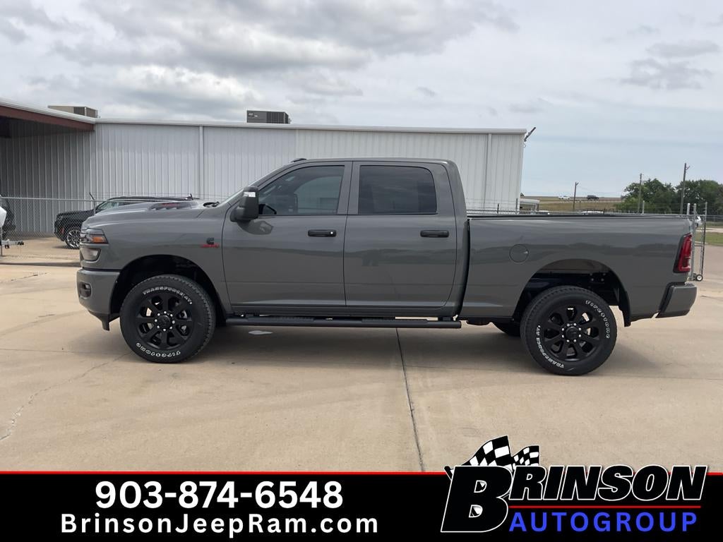 2026 RAM Ram 2500 RAM 2500 BLACK EXPRESS CREW CAB 4X4 6'4' BOX